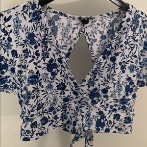 Cute Blue and White Floral Top